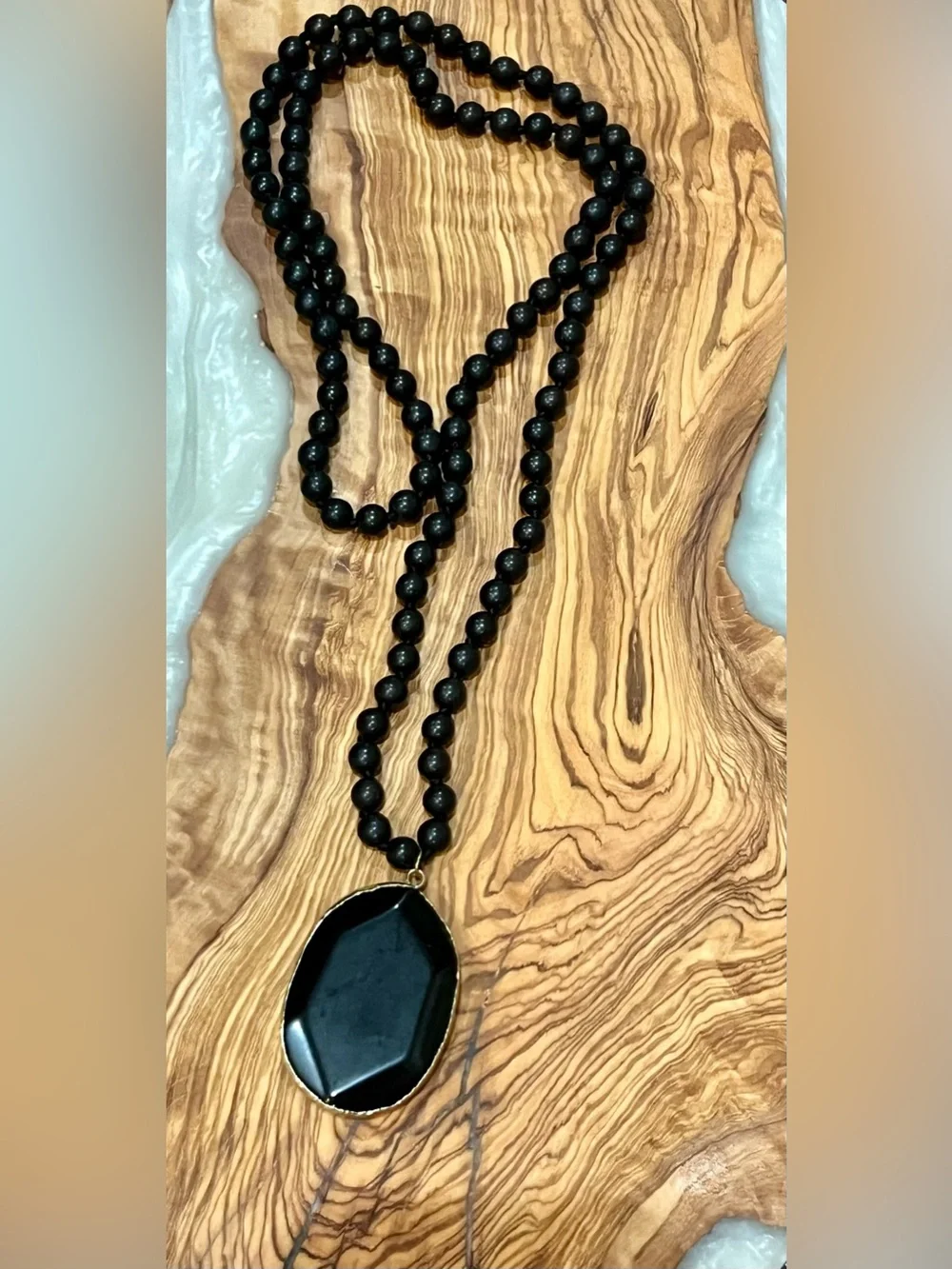 Black Beaded Pendant Necklace - Elegant Women's Jewelry